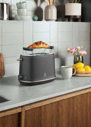 7332543723867
