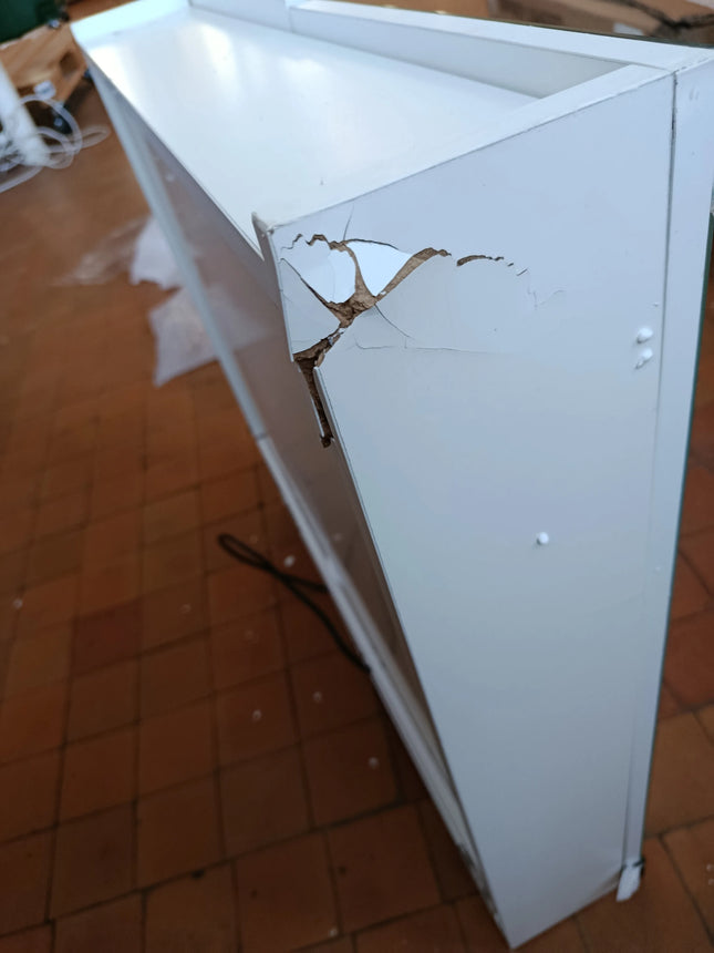 Nocenota prece - Aquamarin vannas istabas spoguļskapis ar LED apgaismojumu, 65 × 65 cm
